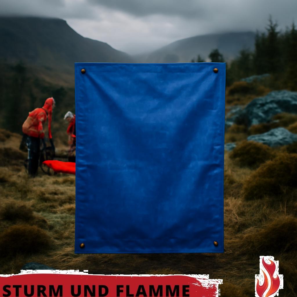 ALT Text: Wetterfeste Plane in glänzendem Grün, ideal für den Einsatz als zuverlässige Notfallausrüstung bei jedem Wetter.